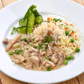 Мясное рагу из курицы со свининой c рисом