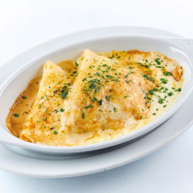 Запеченные блинчики с курицей и овощами