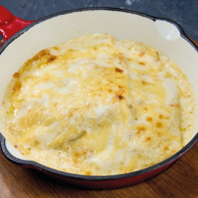 Запеченные блинчики с курицей и грибами